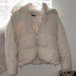 Zara Women's Off-White Puffer Jacket